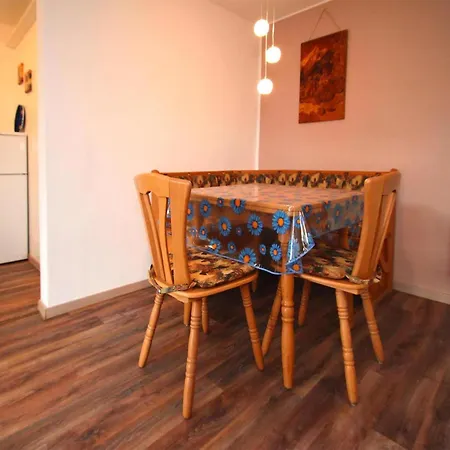 Bungalow, *